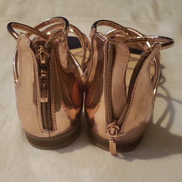 Light Sandals - Picture 4 of 4